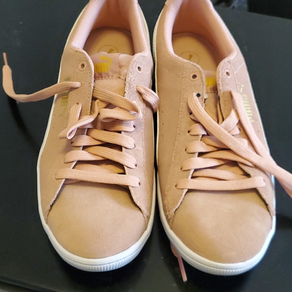 Suede punk low top pumas